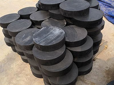 南沙区板式橡胶支座由若干层橡胶片与薄钢板经加压硫化